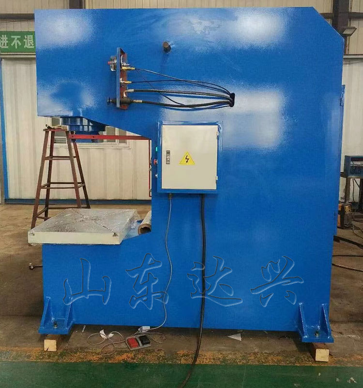 200噸深喉口單臂液壓機(jī)
